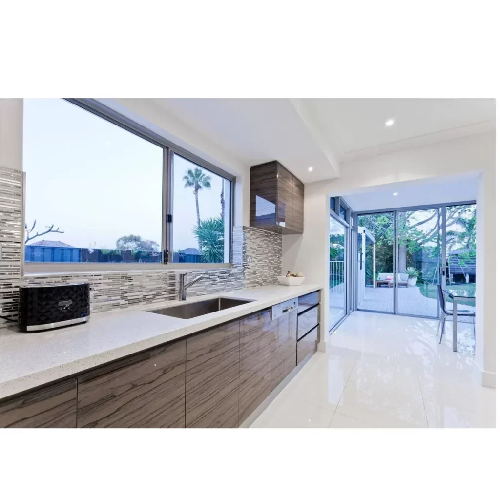 Cocina Integral Lineal con Isla en Olmo Pardo
