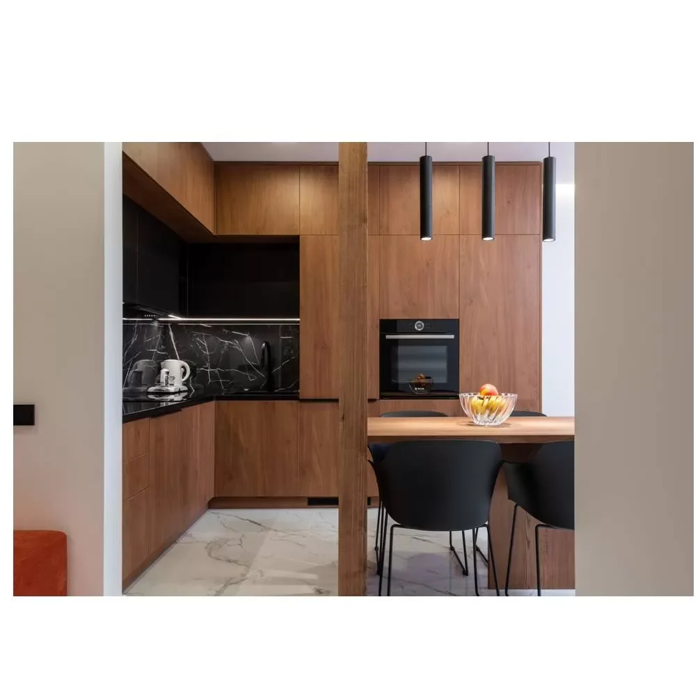 Cocina Integral Caramelo Brillante con Granito Negro